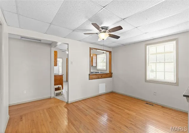 Photo 4 of Single family home for sale at 21 W Penning Ave, Wood River, IL 62095 | MLS# MIS26065158 | Listing updated on 2026-10-19