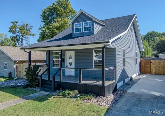Photo 1 of Single family home for sale at 2716 Idaho Ave, Granite City, IL 62040 | MLS# MIS26065160 | Listing updated on 2026-10-09