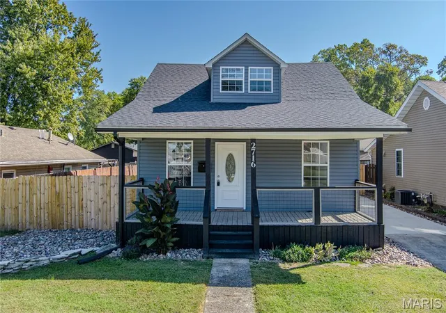 Single family home for sale at 2716 Idaho Ave, Granite City, IL 62040 | MLS# MIS26065160