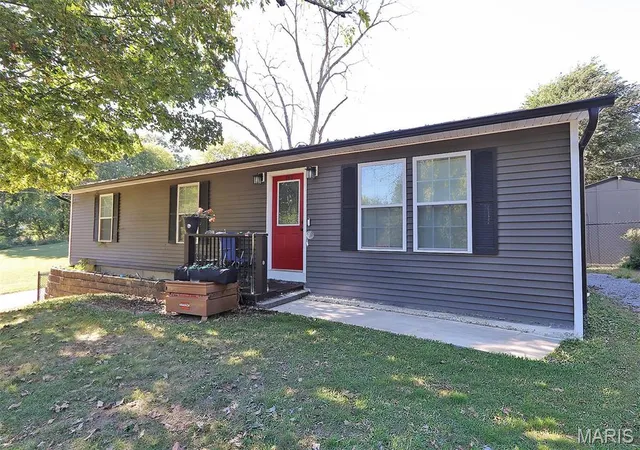 Photo 3 of Single family home for sale at 389 Country Clb Dr, Cape Girardeau, MO 63701 | MLS# MIS26065161 | Listing updated on 2026-10-09