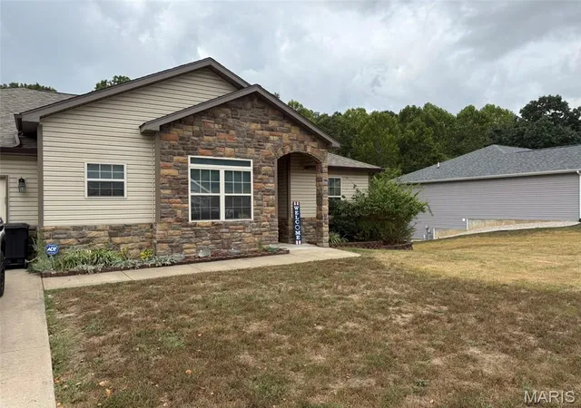 Photo 1 of Single family home for sale at 128 Sycamore Dr, Saint Robert, MO 65584 | MLS# MIS26065162 | Listing updated on 2026-10-09