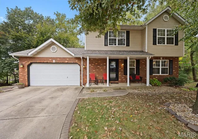 Photo 1 of Single family home for sale at 1551 Fairoaks Dr, Troy, IL 62294 | MLS# MIS26065163 | Listing updated on 2026-10-20