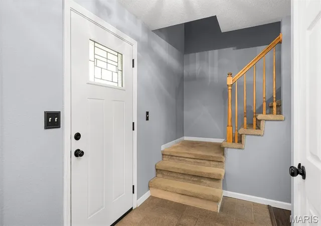 Photo 2 of Single family home for sale at 1551 Fairoaks Dr, Troy, IL 62294 | MLS# MIS26065163 | Listing updated on 2026-10-20