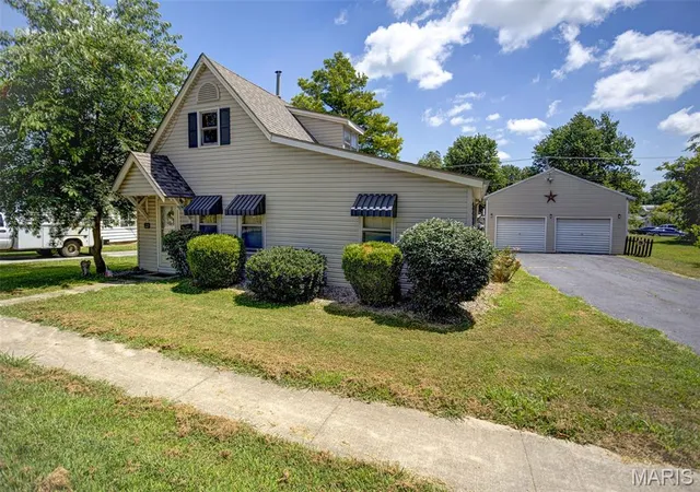 Photo 1 of Single family home for sale at 622 N Jackson St, Pittsfield, IL 62363 | MLS# MIS26065173 | Listing updated on 2026-10-09