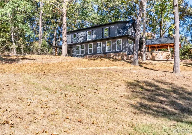 Photo 3 of Single family home for sale at 2515 N Dewalt Dr, Festus, MO 63028 | MLS# MIS26065176 | Listing updated on 2026-10-09