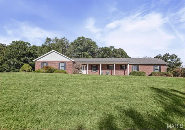 Photo 1 of Single family home for sale at 5723 Konarick Rd, Waterloo, IL 62298 | MLS# MIS26065177 | Listing updated on 2026-10-27