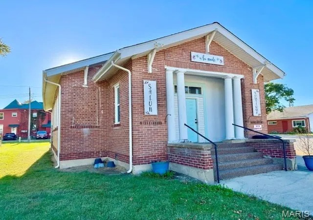 Photo 1 of Single family home for sale at 101 S Wentz St, Montgomery City, MO 63361 | MLS# MIS26065179 | Listing updated on 2026-10-27