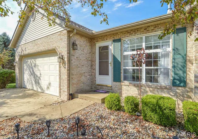 Photo 3 of Single family home for sale at 4569 Elk Meadows Ln, Smithton, IL 62285 | MLS# MIS26065180 | Listing updated on 2026-10-09