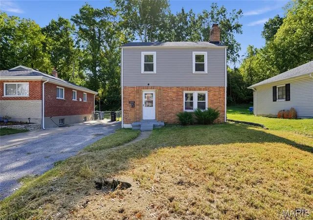 Photo 3 of Single family home for sale at 4314 Begg Blvd, Saint Louis, MO 63121 | MLS# MIS26065181 | Listing updated on 2026-10-22