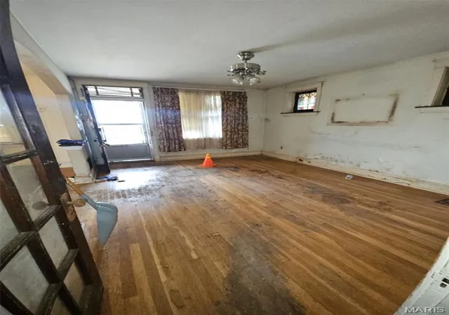 Photo 4 of Single family home for sale at 4437 Taft Ave, Saint Louis, MO 63116 | MLS# MIS26065184 | Listing updated on 2026-10-09