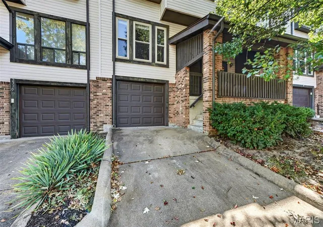 Photo 3 of Condo for sale at 2308 Driftwood Pl, Saint Louis, MO 63146 | MLS# MIS26065187 | Listing updated on 2026-10-20
