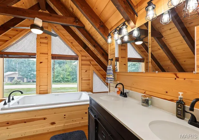Photo 4 of Single family home for sale at 25353 County Rd 411, Kahoka, MO 63435 | MLS# MIS26065199 | Listing updated on 2026-10-20