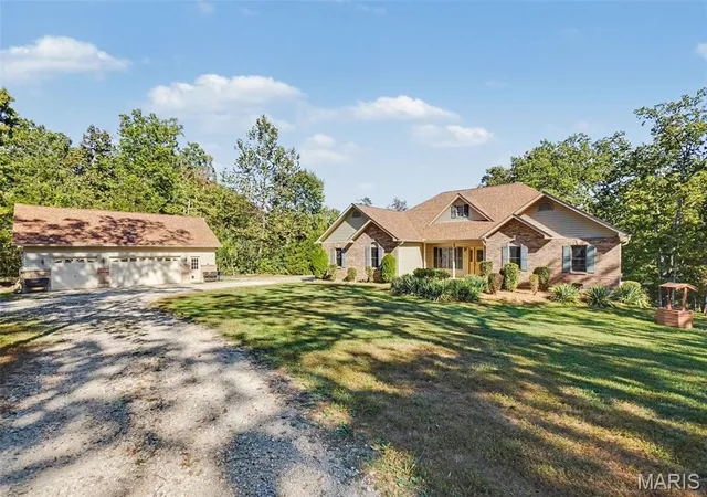 Photo 1 of Sale Pending at 31292 N Hickory Lick Rd, Warrenton, MO 63383 | MLS# MIS26065203 | Listing updated on 2026-10-21