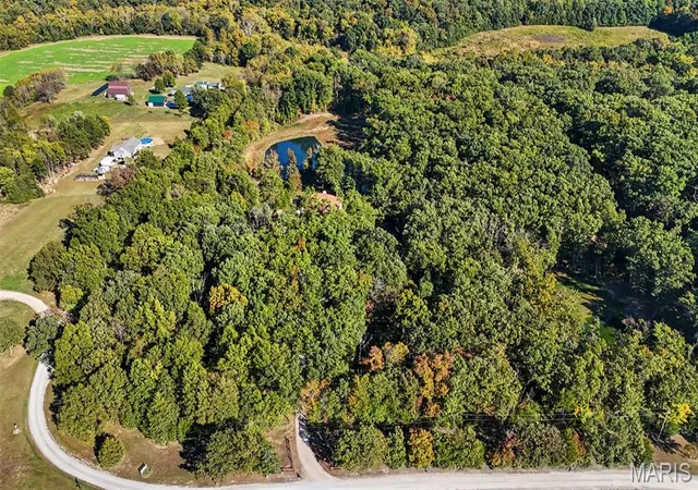 Photo 2 of Sale Pending at 31292 N Hickory Lick Rd, Warrenton, MO 63383 | MLS# MIS26065203 | Listing updated on 2026-10-21