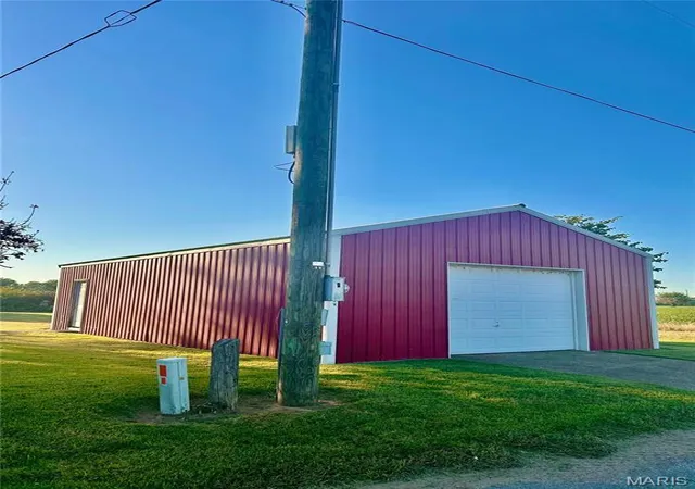 Photo 4 of Single family home for sale at 297 County Hwy 357, Charleston, MO 63834 | MLS# MIS26065207 | Listing updated on 2026-10-09