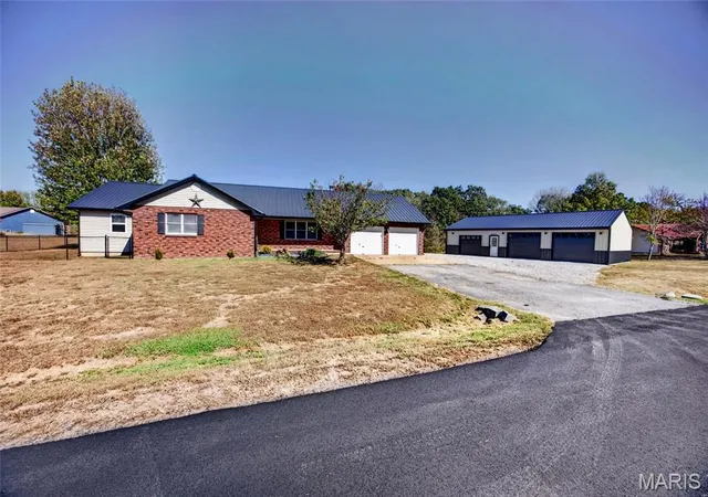 Photo 1 of Single family home for sale at 21180 Reason Ln, Waynesville, MO 65583 | MLS# MIS26065217 | Listing updated on 2026-10-13