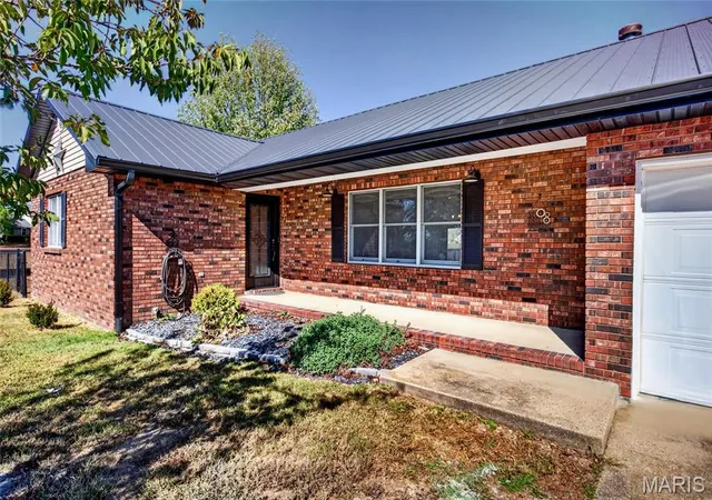 Photo 2 of Single family home for sale at 21180 Reason Ln, Waynesville, MO 65583 | MLS# MIS26065217 | Listing updated on 2026-10-13