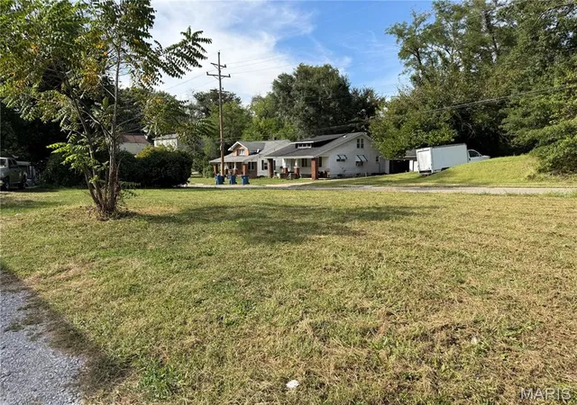Photo 2 of Single family home for sale at 1930 Marilla St, Alton, IL 62002 | MLS# MIS26065220 | Listing updated on 2026-10-15