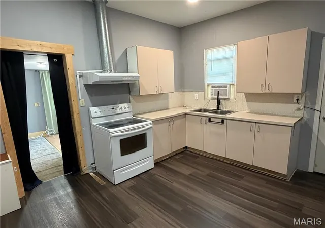 Photo 3 of Single family home for sale at 1930 Marilla St, Alton, IL 62002 | MLS# MIS26065220 | Listing updated on 2026-10-15