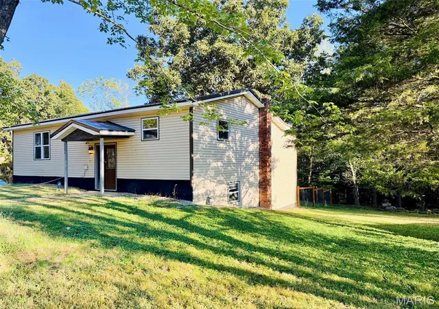 Photo 2 of Single family home for sale at 3226 Sky Line Dr, Poplar Bluff, MO 63901 | MLS# MIS26065226 | Listing updated on 2026-10-09