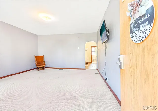 Photo 3 of Single family home for sale at 108 E 2nd South St, Mount Olive, IL 62069 | MLS# MIS26065227 | Listing updated on 2026-10-12