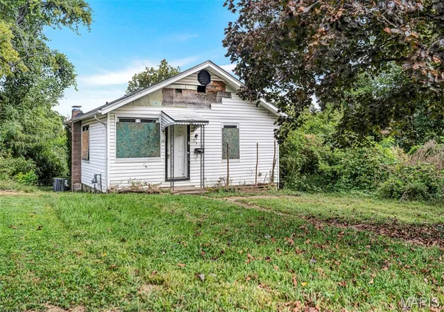 Photo 1 of Single family home for sale at 313 Northridge Dr, Saint Louis, MO 63137 | MLS# MIS26065228 | Listing updated on 2026-10-09