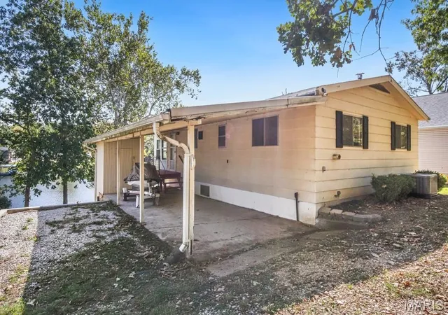 Single family home for sale at 1862 Lakeshore Dr, Cuba, MO 65453 | MLS# MIS26065233