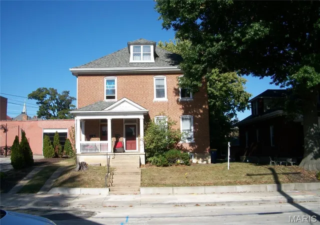 Photo 3 of Single family home for sale at 205 W 4th Street, Washington, MO 63090 | MLS# MIS26065236 | Listing updated on 2026-10-09