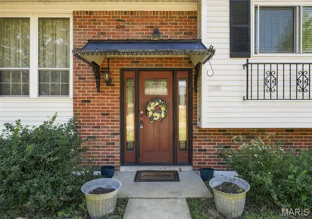 Photo 2 of Single family home for sale at 4866 Arevalo Dr, Saint Louis, MO 63128 | MLS# MIS26065237 | Listing updated on 2026-10-09
