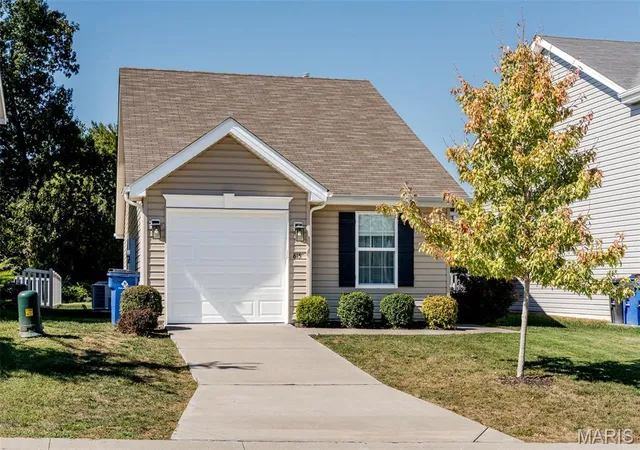 Single family home for sale at 815 Locust St, Washington, MO 63090 | MLS# MIS26065249