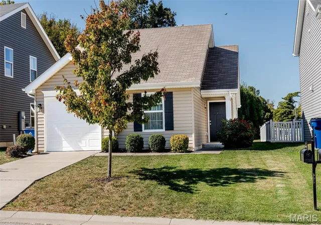 Photo 2 of Single family home for sale at 815 Locust St, Washington, MO 63090 | MLS# MIS26065249 | Listing updated on 2026-10-09