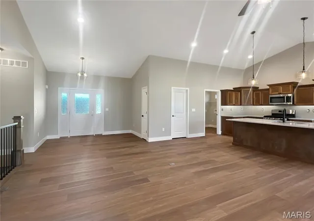Photo 2 of Single family home for sale at 1840 Wellington Ln, Maryville, IL 62062 | MLS# MIS26065250 | Listing updated on 2026-10-09