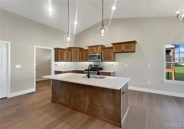 Photo 4 of Single family home for sale at 1840 Wellington Ln, Maryville, IL 62062 | MLS# MIS26065250 | Listing updated on 2026-10-09