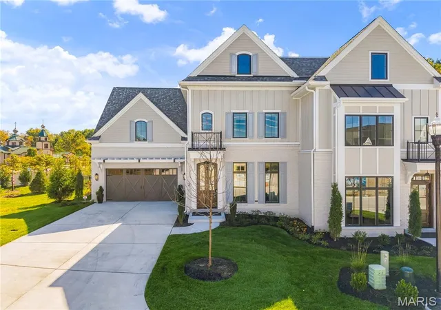 Townhouse for sale at 2 Enclave Dr, St Louis, MO 63122 | MLS# MIS26065251