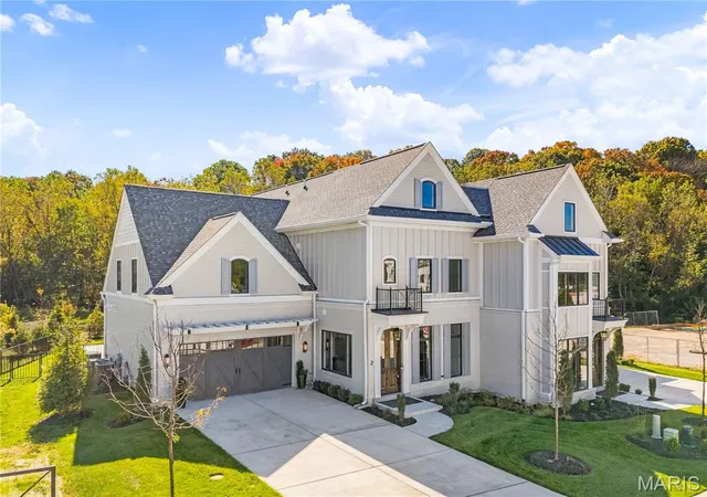 Photo 1 of Townhouse for sale at 2 Enclave Dr, St Louis, MO 63122 | MLS# MIS26065251 | Listing updated on 2026-10-19