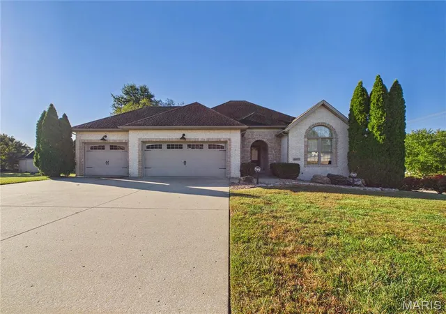 Photo 1 of Single family home for sale at 2577 Palomino Dr, Cape Girardeau, MO 63701 | MLS# MIS26065259 | Listing updated on 2026-10-18