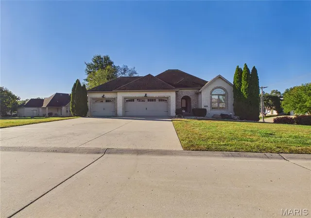 Photo 2 of Single family home for sale at 2577 Palomino Dr, Cape Girardeau, MO 63701 | MLS# MIS26065259 | Listing updated on 2026-10-18