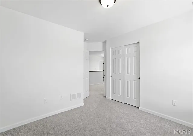 Photo 3 of Single family home for sale at 7 Shady Elm Ct, St Charles, MO 63301 | MLS# MIS26065260 | Listing updated on 2026-10-09