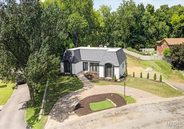 Photo 2 of Single family home for sale at 111 Lamoine Ln, Belleville, IL 62223 | MLS# MIS26065263 | Listing updated on 2026-10-09