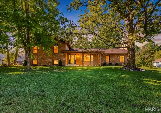 Photo 1 of Single family home for sale at 145 Blf View Dr, Troy, MO 63379 | MLS# MIS26065267 | Listing updated on 2026-10-10