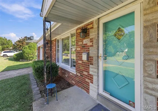 Photo 2 of Single family home for sale at 1420 Saint Denis St, Florissant, MO 63033 | MLS# MIS26065271 | Listing updated on 2026-10-09
