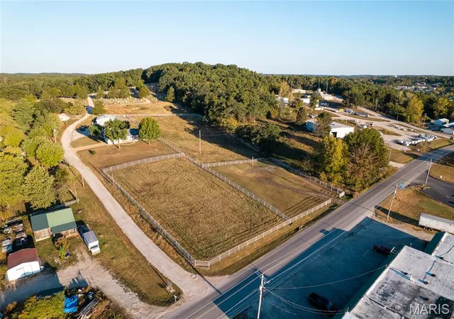 Photo 2 of Single family home for sale at 10078 Manders Rd, Potosi, MO 63664 | MLS# MIS26065272 | Listing updated on 2026-10-12