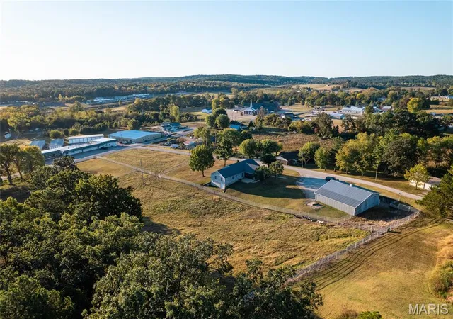 Photo 3 of Single family home for sale at 10078 Manders Rd, Potosi, MO 63664 | MLS# MIS26065272 | Listing updated on 2026-10-12