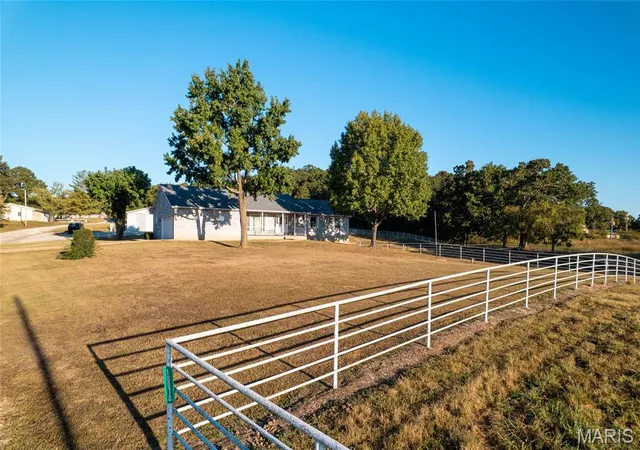 Photo 4 of Single family home for sale at 10078 Manders Rd, Potosi, MO 63664 | MLS# MIS26065272 | Listing updated on 2026-10-12