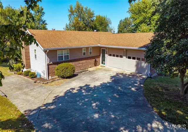 Single family home for sale at 2746 Gordonville Rd, Cape Girardeau, MO 63703 | MLS# MIS26065276