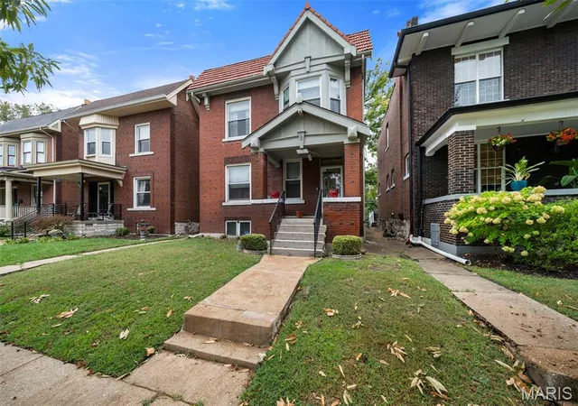 Photo 2 of Single family home for sale at 5924 De Giverville, Saint Louis, MO 63112 | MLS# MIS26065279 | Listing updated on 2026-10-13