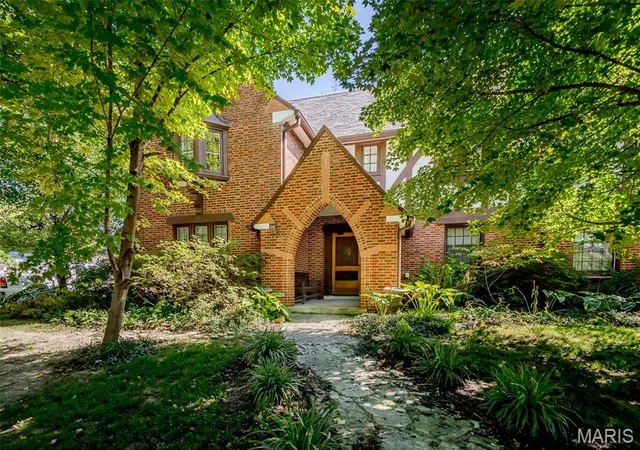 Photo 2 of Single family home for sale at 212 Macarthur St, Washington, MO 63090 | MLS# MIS26065280 | Listing updated on 2026-10-09