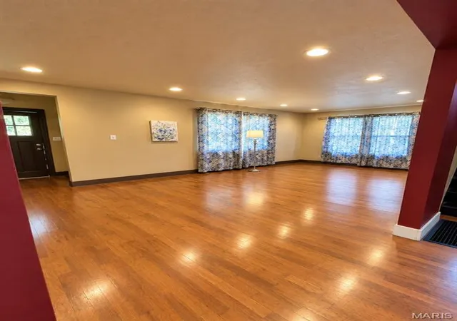 Photo 2 of Single family home for sale at 106 E Jefferson Ave, Richland, MO 65556 | MLS# MIS26065287 | Listing updated on 2026-10-13