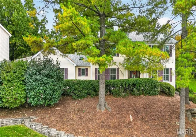 Photo 2 of Single family home for sale at 14980 Chateau Village Dr, Chesterfield, MO 63017 | MLS# MIS26065302 | Listing updated on 2026-10-28