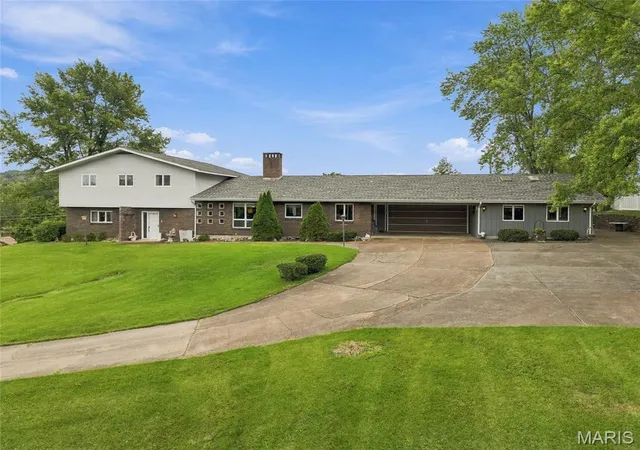 Photo 3 of Single family home for sale at 322 W 12th Street, Hermann, MO 65041 | MLS# MIS26065304 | Listing updated on 2026-10-09